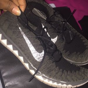 Black Nike Free